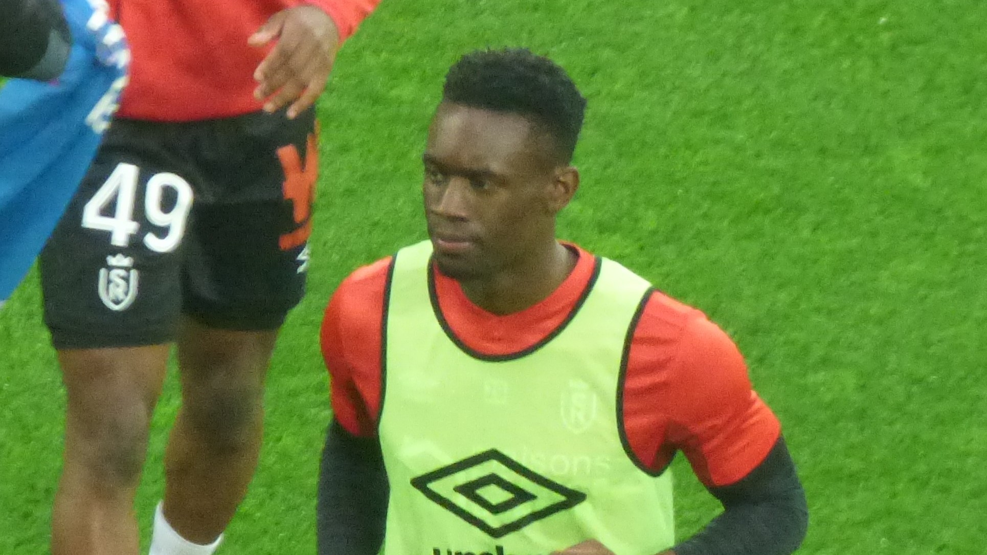 Folarin Balogun warming up before a Ligue 1 match between Lens and Reims in May 2023